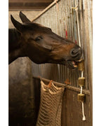 Lax Lucerne on Rope 2kg – Lucerne cubes on a rope for horses, a healthy snack