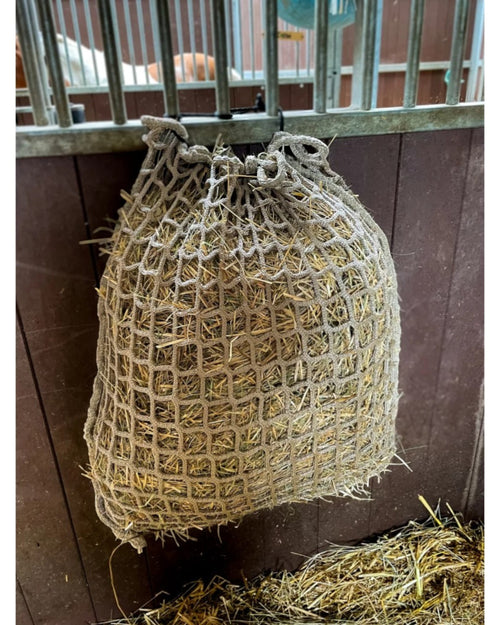Ausgezeichnetes Pferd – Heu-Langsamfütterer 2,5 kg – Heunetz 45 mm